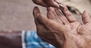عقوبات فرضها القانون للتسول فى الطريق العام.. تعرف عليها