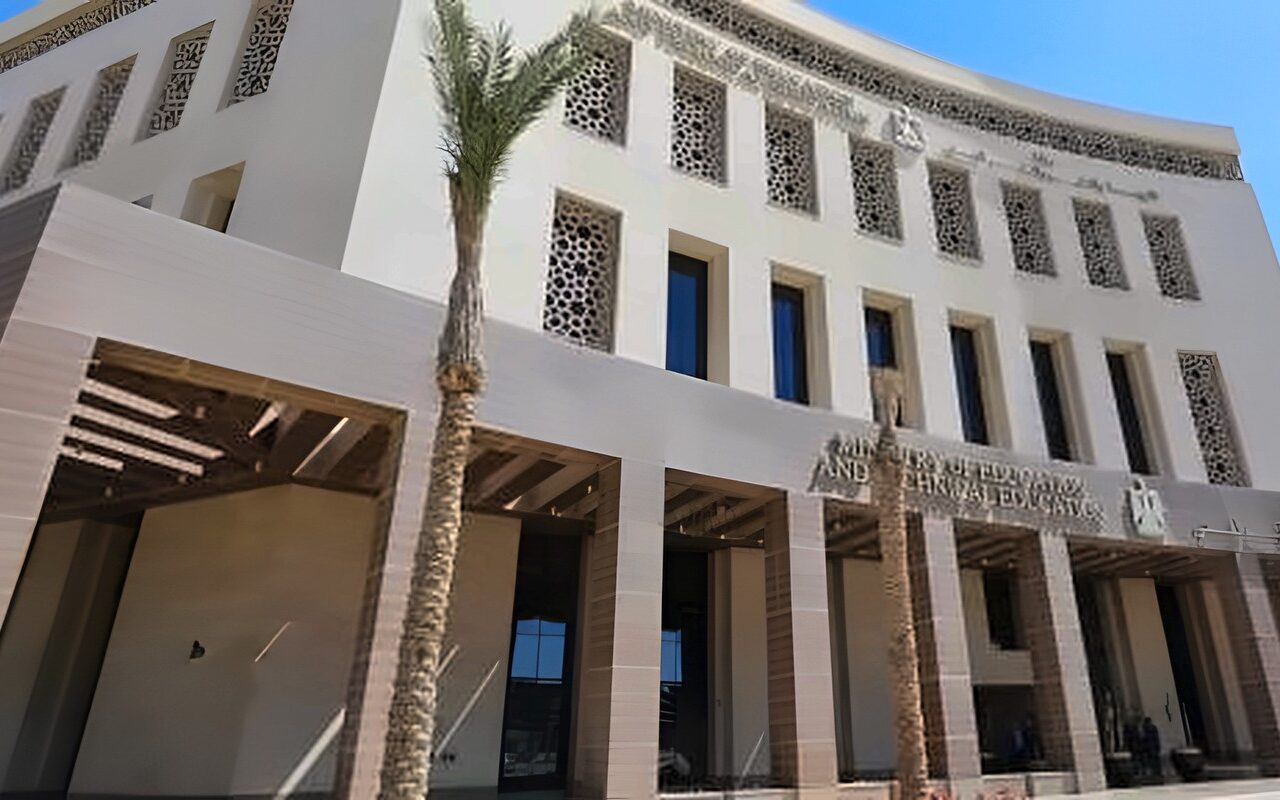 التعليم تحذر المدارس: ممنوع تحصيل أموال من أولياء الأمور لتصوير امتحانات أكتوبر