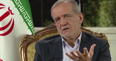 الرئيس الإيرانى: سنبقى صامدين أمام الضغوط واستهداف البنى التحتية “عجز”
