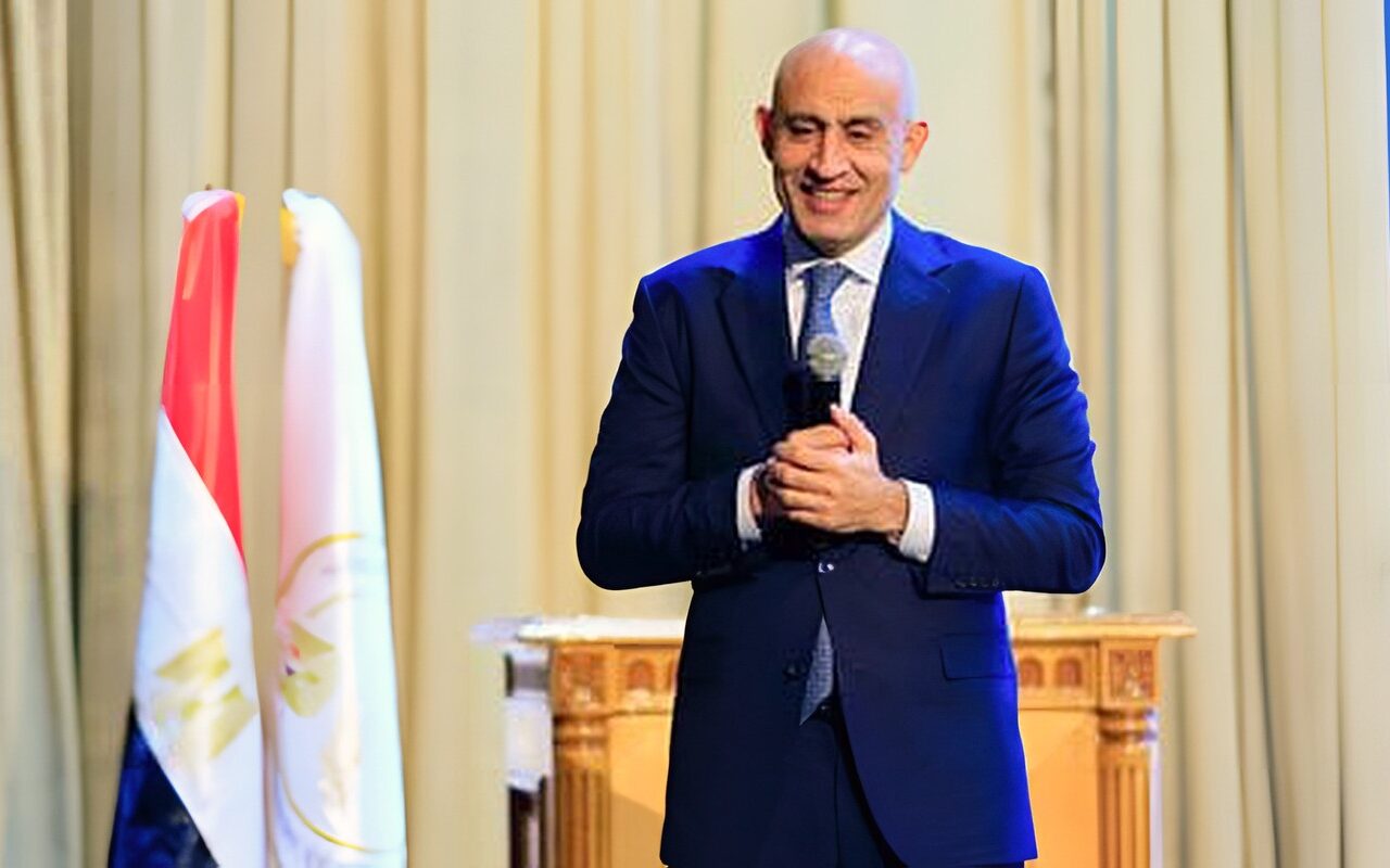 وزير التعليم: لن نقبل بوجود طالب لا يجيد القراءة والكتابة دون برنامج علاجى