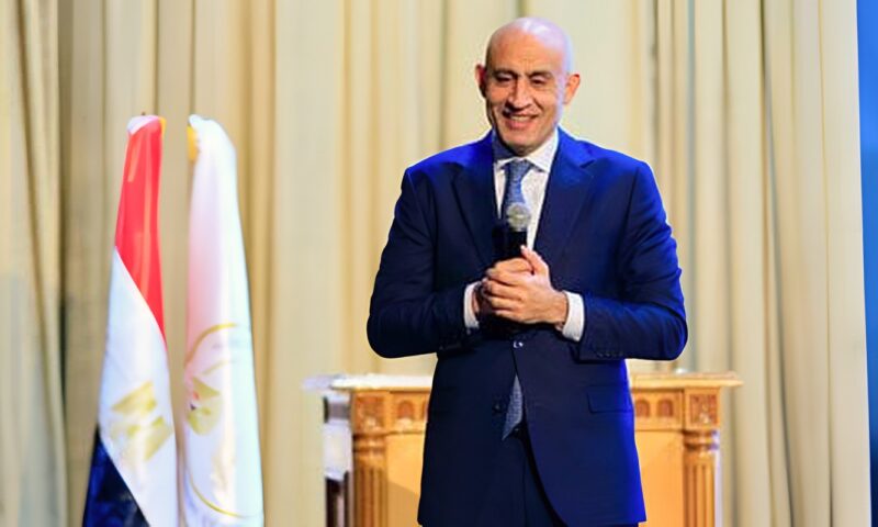 وزير التعليم: لن نقبل بوجود طالب لا يجيد القراءة والكتابة دون برنامج علاجى