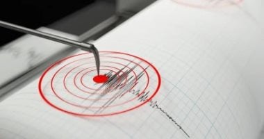 زلزال بقوة 7.7 درجة يضرب سواحل إندونيسيا وتحذير من تسونامي