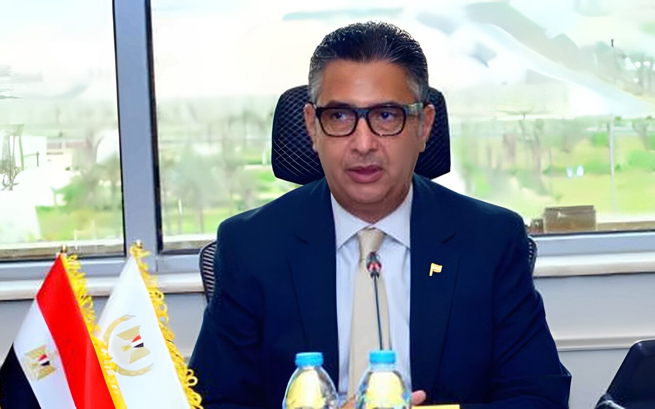 وزير التموين: مراجعة المتغيرات المرتبطة بعناصر تكلفة إنتاج الخبز السياحى الحر والفينو