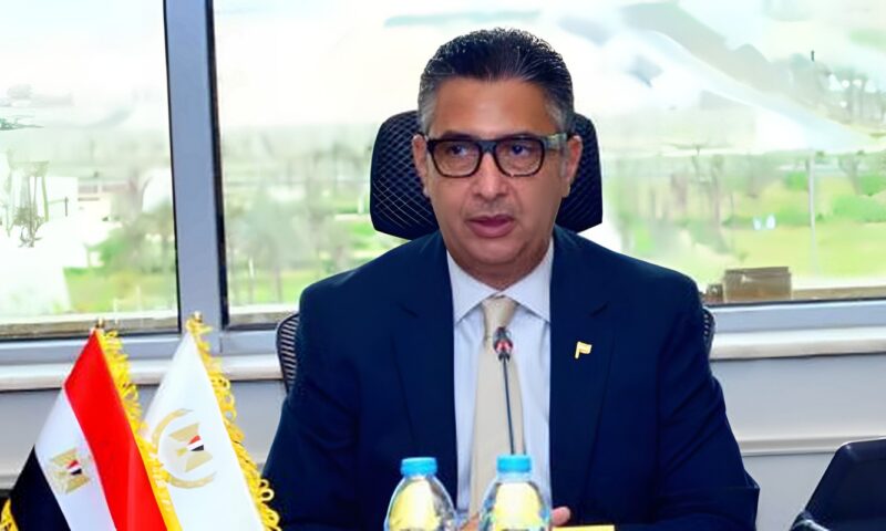 وزير التموين: مراجعة المتغيرات المرتبطة بعناصر تكلفة إنتاج الخبز السياحى الحر والفينو