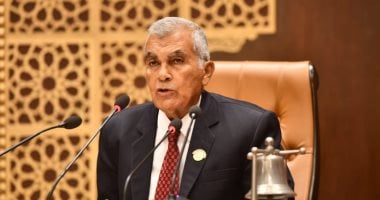 رئيس مجلس الشيوخ يهنئ الرئيس السيسى بذكرى المولد النبوي: منارة هداية للإنسانية