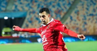 الأهلي يتواصل مع سفارة النمسا لإنهاء إجراءات سفر بلعمري لإجراء جراحة الصليبي