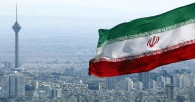 إيران ترد بمسيرات بعد غارات أمريكية على بندر عباس وقشم