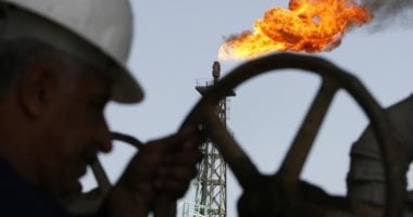 رويترز: العقود الآجلة لخام برنت تهبط 4% وتصل إلى 83.96 دولارا للبرميل