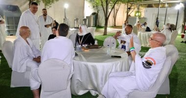 رئيس بعثة حج الجمعيات الأهلية يتفقد مخيمات عرفات ويطمئن على الخدمات.. صور
