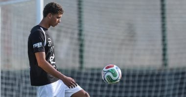 حمزة عبد الكريم يقود هجوم منتخب مصر فى التشكيل المتوقع أمام روسيا