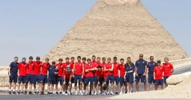 منتخب شباب روسيا يزور الأهرامات قبل مواجهة الفراعنة وديا.. صور