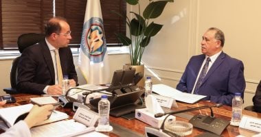 نقيب المحامين يلتقي وزير المالية لبحث وحل مشاكل الضرائب الخاصة بالمحامين
