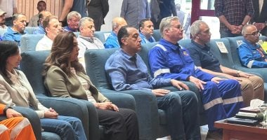 رئيس الوزراء يتفقد شركة رشيد للبترول خلال زيارته للبحيرة