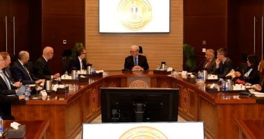 نائب رئيس مجلس الوزراء للشئون الاقتصادية يستقبل وفداً من البنك الدولى