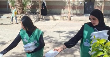 مؤسسة نبيل الكاتب الخيرية لتنمية المجتمع توزع 4 آلاف وجبة جاهزة بالبحيرة