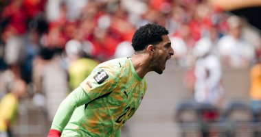 مصطفى شوبير يرفض الضغط على الأهلى لقبول عروض الاحتراف الخارجى