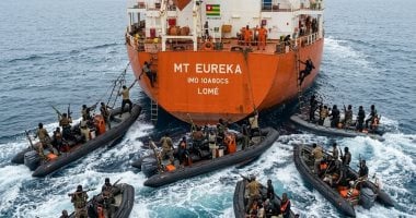 «ممرات الخطر».. من يحمي أرواح البحارة من مصيدة القراصنة؟.. اختطاف السفينة «MT EUREKA» يهدد الملاحة الدولية.. 8 مصريين يسقطون في الفخ والمالك يتهرب.. عودة الرعب بعد فوضى 2010 وخسائر اقتصادية بمليارات الدولارات