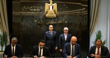 مدبولى يشهد توقيع 3 عقود لتقديم خدمات التخزين والتداول باقتصادية قناة السويس
