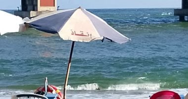 رفع الراية الحمراء على شواطئ القطاع الغربى والعجمى بالإسكندرية