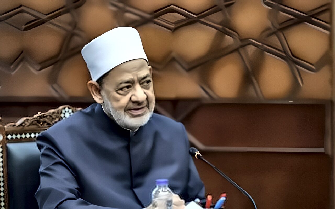 شيخ الأزهر يعرب عن تقديره لتصريحات الرئيس السيسي ورئيس وزراء ماليزيا
