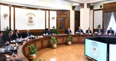 رئيس مجلس الوزراء يترأس اجتماعًا لمتابعة إعداد البرنامج الاقتصادي الوطني