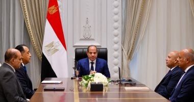 وزير النقل يستعرض أمام الرئيس ازدواج طريق أسوان – برنيس لربط الصعيد بالبحر الأحمر