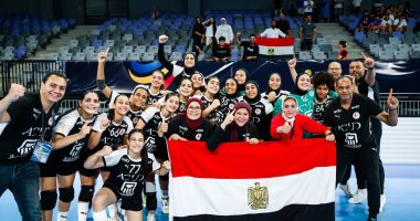 وزير الرياضة يهنئ منتخب ناشئات اليد بعد التأهل إلى ربع نهائي بطولة العالم