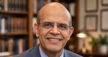 الدكتور أحمد يوسف في حواره الإذاعي الوحيد بعد فوزه بجائزة النيل: “الجائزة قيمتها من مصر”