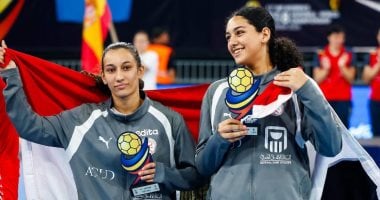 وزير الرياضة يهنئ ملك وزينة عمرو بعد اختيارهما ضمن الأفضل ببطولة العالم لناشئات اليد