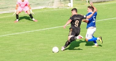 شاهد.. سفيان بن جديدة يهدر ركلة جزاء للأهلي أمام بادالونا الإسباني