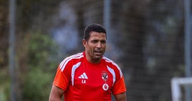 عموتة للاعبي الأهلي: عليكم استغلال أنصاف الفرص أمام برشلونة الليلة