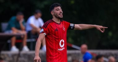مشاركة أكرم توفيق وانفعال عموتة الأبرز.. لقطات من مباراة الأهلي ويوروبا الإسبانى