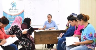 أسقفية الخدمات تتابع أنشطة تعليم الكبار بمركز تنمية الأسرة بسلامون فى سوهاج