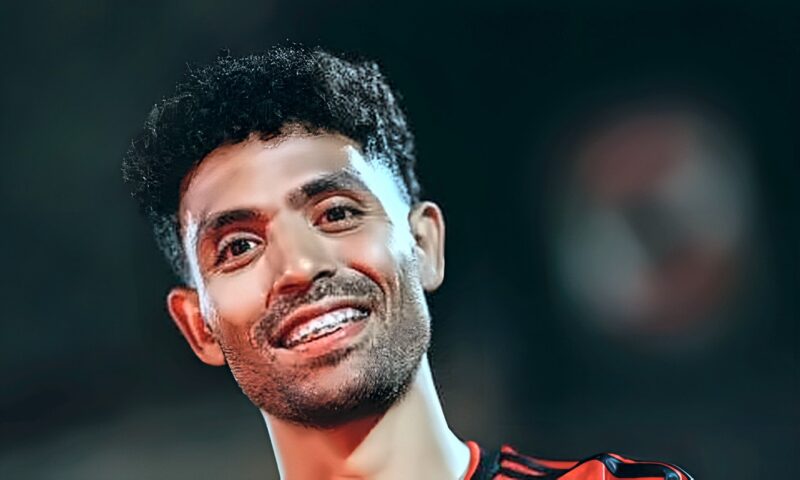 الحسين عموتة يجهز توفيق محمد لجبهة الأهلي اليسرى قبل مباراة القمة