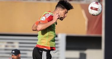 المغربيان رضا سليم وأشرف داري يظهران في مران الأهلي استعدادًا لمواجهة إنبي