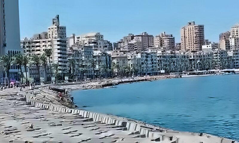 صور الأقمار الصناعية.. تدفق السحب على هذه المناطق وأمطار متفاوتة الشدة