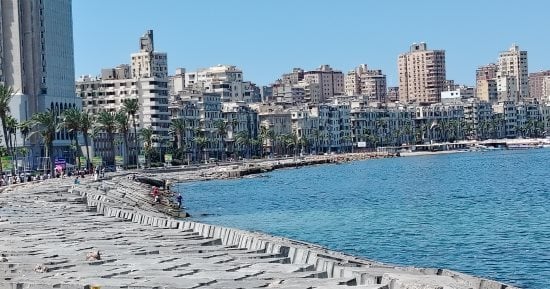 صور الأقمار الصناعية.. تدفق السحب على هذه المناطق وأمطار متفاوتة الشدة