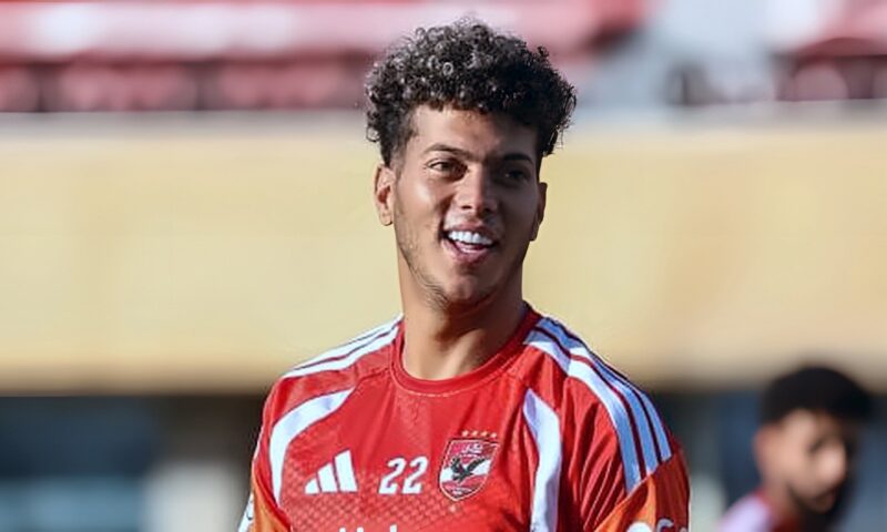 إمام عاشور جاهز لقيادة خط وسط الأهلى أمام الزمالك فى قمة الدورى