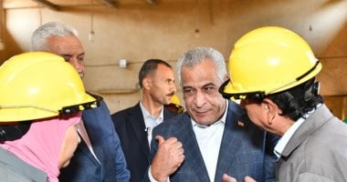 خلال زيارة لشركة أبو زعبل للكيماويات.. وزير الإنتاج الحربى يتابع انتظام العملية الإنتاجية