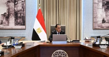 رئيس الوزراء يتابع ملفات عمل المركز الوطني لتخطيط استخدامات أراضي الدولة