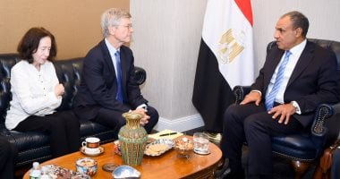وزير الخارجية يلتقى برئيس شبكة حلول التنمية المستدامة التابعة للأمم المتحدة