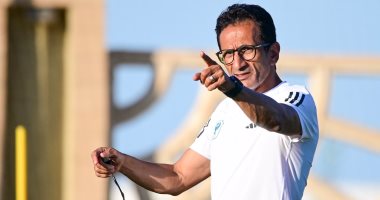 أحمد سامي يرفع الحمل البدني للاعبي المصري استعداداً لكأس عاصمة مصر