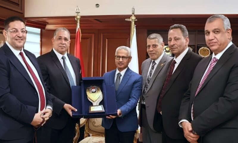 نقيب المحامين يلتقي محافظ بني سويف لبحث سبل تعزيز التعاون المشترك