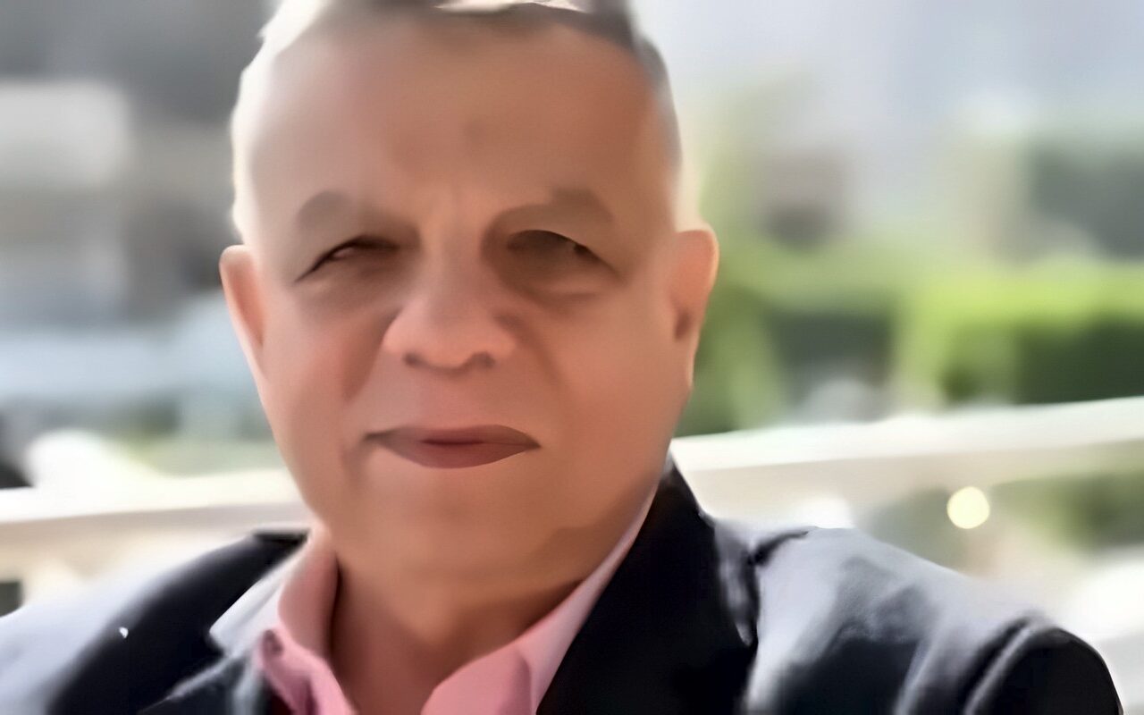 الأهلي يقرر التمديد عاماً لـ عماد حلمي المدير المالي للنادي