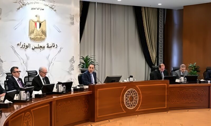 رئيس الوزراء يوجه برصد ما يُثار بشأن موارد الدولة من النقد الأجنبى