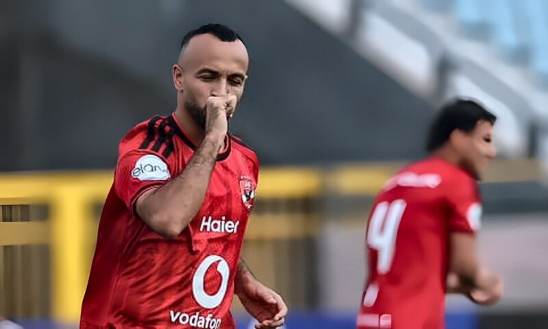 طبيب الأهلي: أفشة يشكو من آلام بسيطة في السمانة