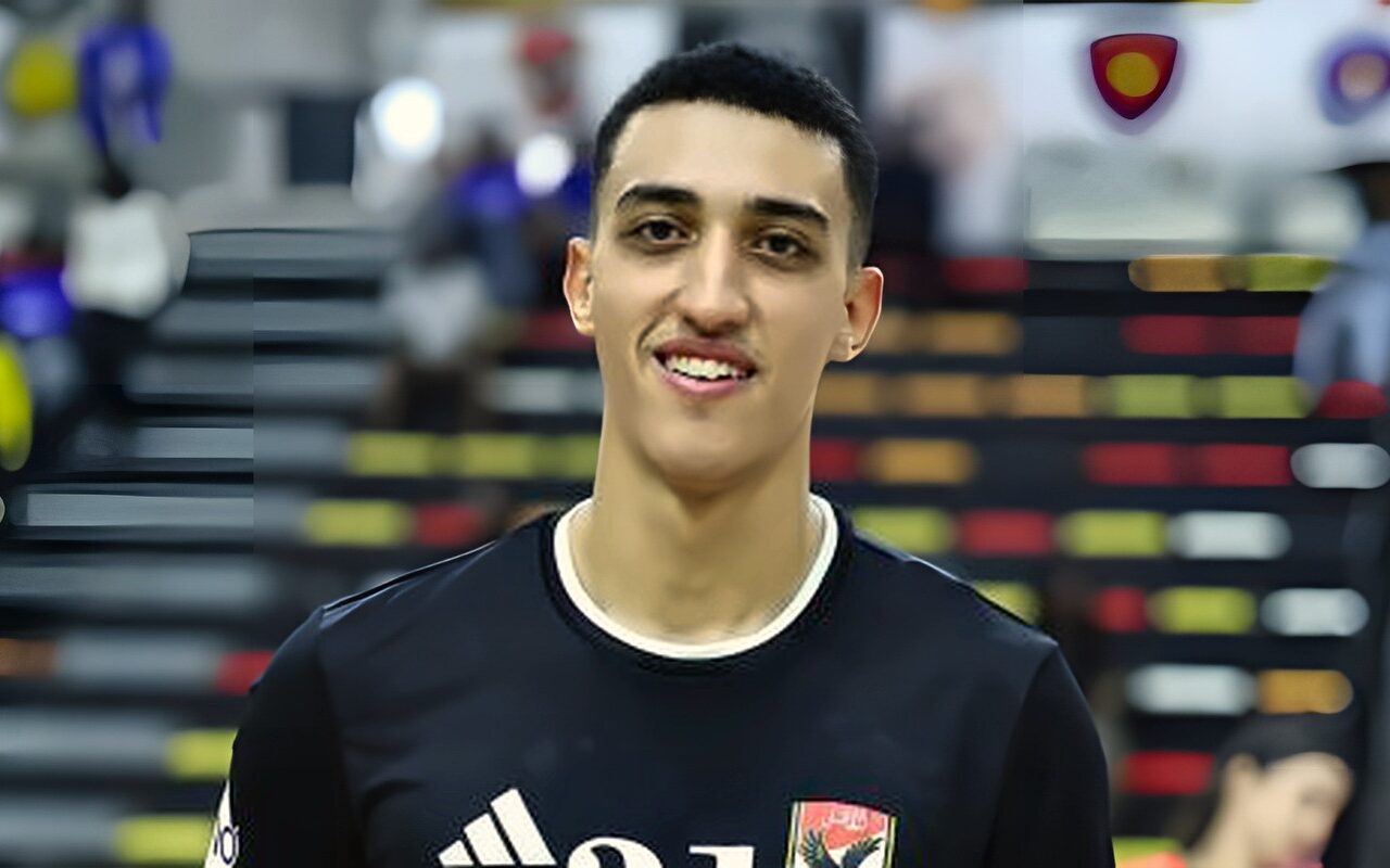 عبد الرحمن نبيل أفضل لاعب في مباراة الأهلى وفلاورز البنينى فى بطولة أفريقيا لليد