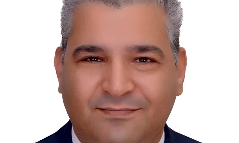 عياد رزق يحذر: الحسابات الوهمية تصنع انتشارا زائفا والوعى يبدأ من التحقق قبل المشاركة
