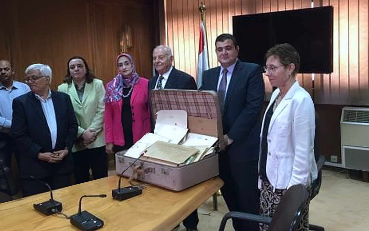 أسرة النقراشى باشا تسلم مستندات لدار الوثائق بينها شكوى البنا من حل الإرهابية