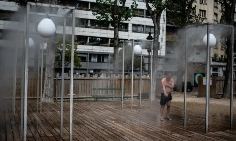 Eat well and close shutters: The French government advice for surviving a heatwave